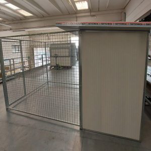 BOX per cani L200xP400xH184cm con COPERTURA PARZIALE L250xP225cm