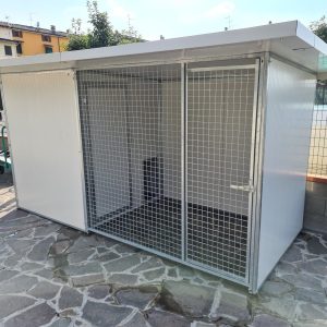 BOX per cani con ZONA NOTTE + ZONA GIORNO, copertura totale
